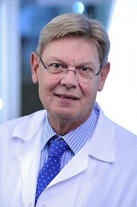 Arzt Gynäkologe Jan Schaller